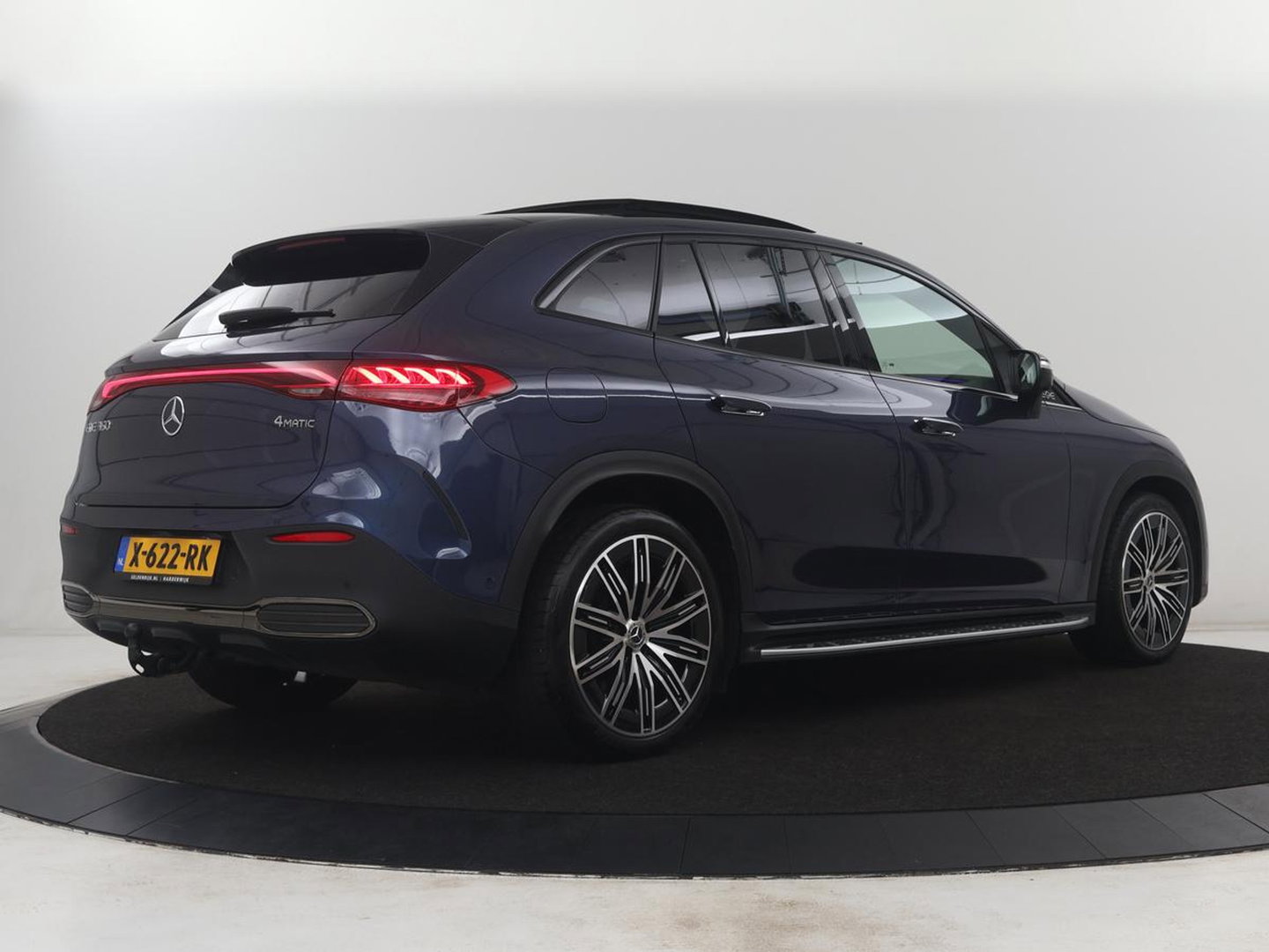 Mercedes-Benz EQE SUV 350 4Matic AMG Line 91 kWh | 97.1% | Panoramadak | Trekhaak | Head up | 360 camera | Adaptive cruise | Stoelkoeling | Memory |
