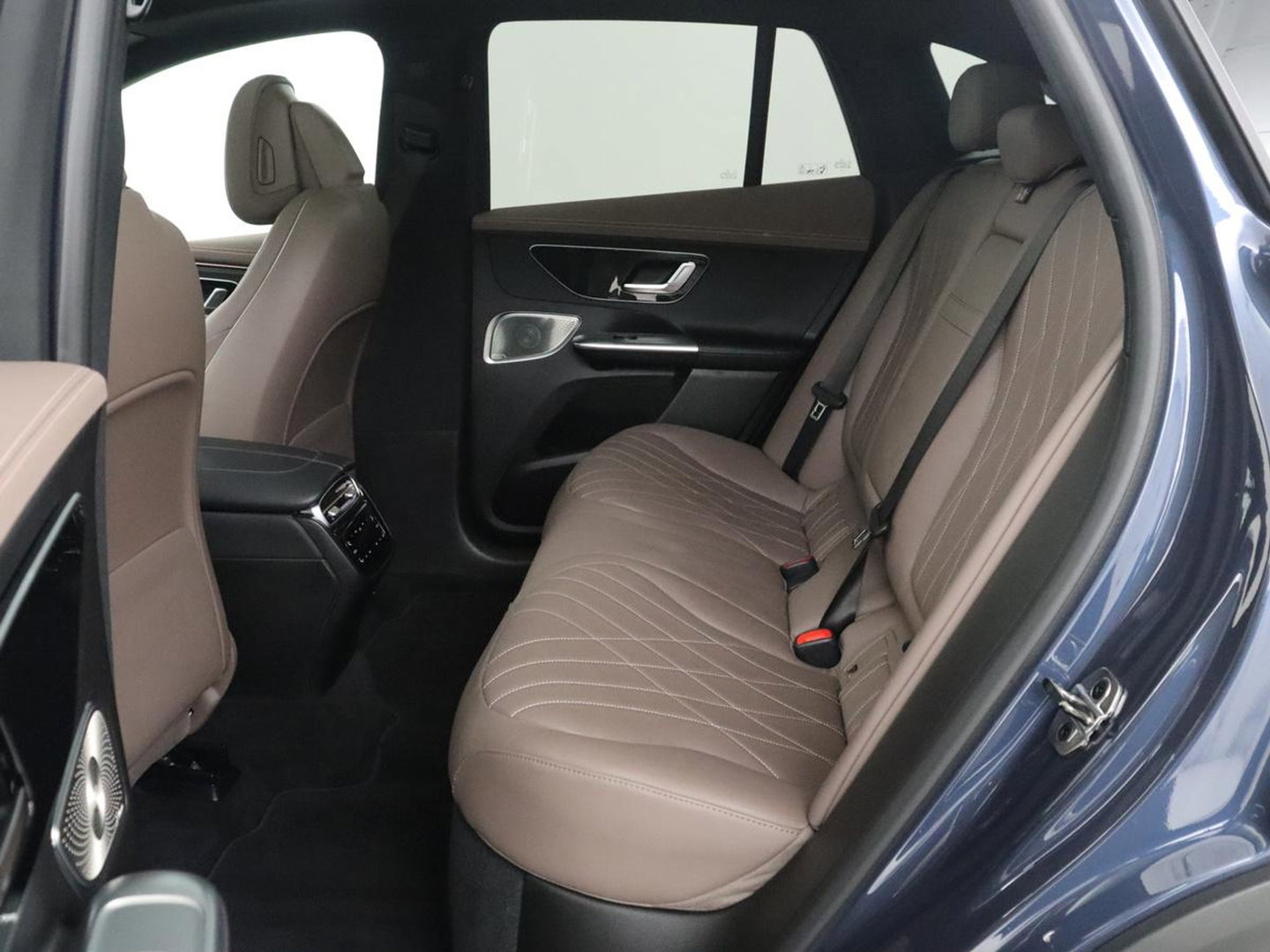 Mercedes-Benz EQE SUV 350 4Matic AMG Line 91 kWh | 97.1% | Panoramadak | Trekhaak | Head up | 360 camera | Adaptive cruise | Stoelkoeling | Memory |