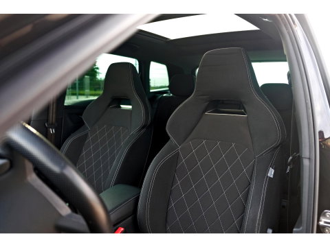 Škoda Karoq 1.5 TSI ACT Sportline | PANO | TREKHAAK | APPLE CAR PLAY | 19" VELGEN