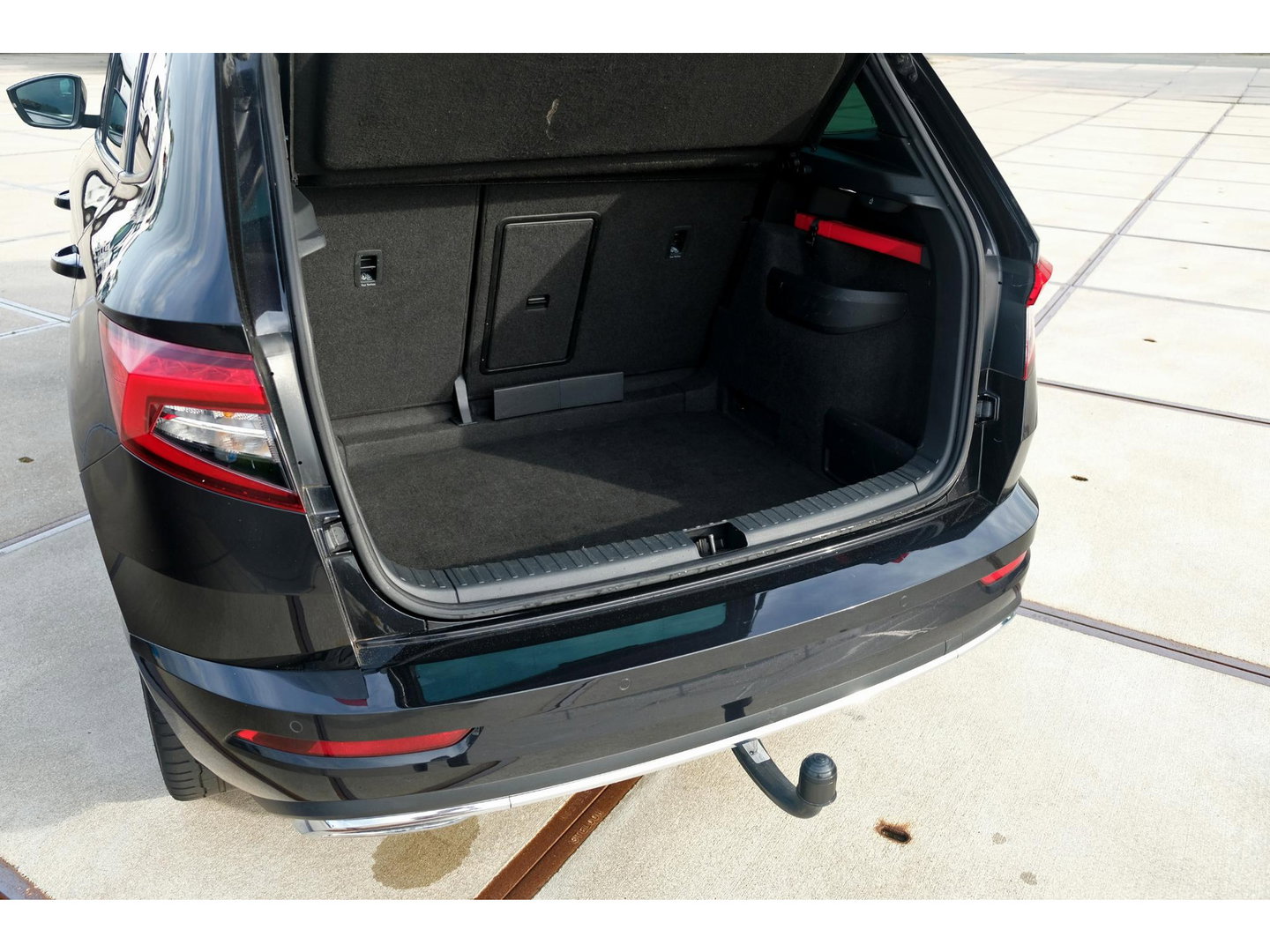 Škoda Karoq 1.5 TSI ACT Sportline | PANO | TREKHAAK | APPLE CAR PLAY | 19" VELGEN