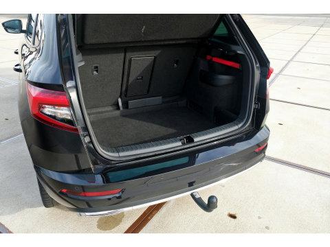 Škoda Karoq 1.5 TSI ACT Sportline | PANO | TREKHAAK | APPLE CAR PLAY | 19" VELGEN