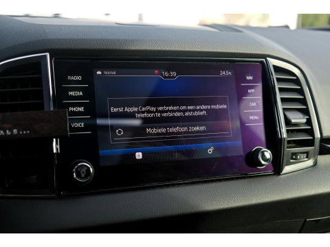 Škoda Karoq 1.5 TSI ACT Sportline | PANO | TREKHAAK | APPLE CAR PLAY | 19" VELGEN