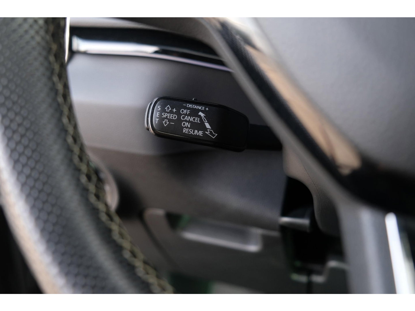 Škoda Karoq 1.5 TSI ACT Sportline | PANO | TREKHAAK | APPLE CAR PLAY | 19" VELGEN