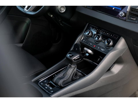 Škoda Karoq 1.5 TSI ACT Sportline | PANO | TREKHAAK | APPLE CAR PLAY | 19" VELGEN