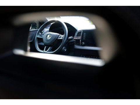 Škoda Karoq 1.5 TSI ACT Sportline | PANO | TREKHAAK | APPLE CAR PLAY | 19" VELGEN