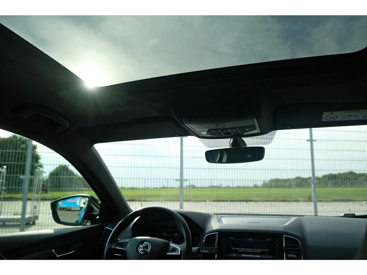 Škoda Karoq 1.5 TSI ACT Sportline | PANO | TREKHAAK | APPLE CAR PLAY | 19" VELGEN