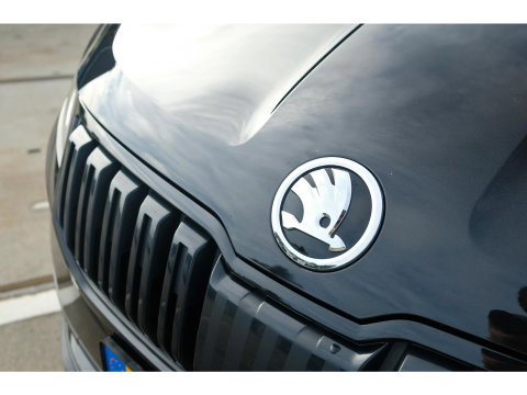Škoda Karoq 1.5 TSI ACT Sportline | PANO | TREKHAAK | APPLE CAR PLAY | 19" VELGEN