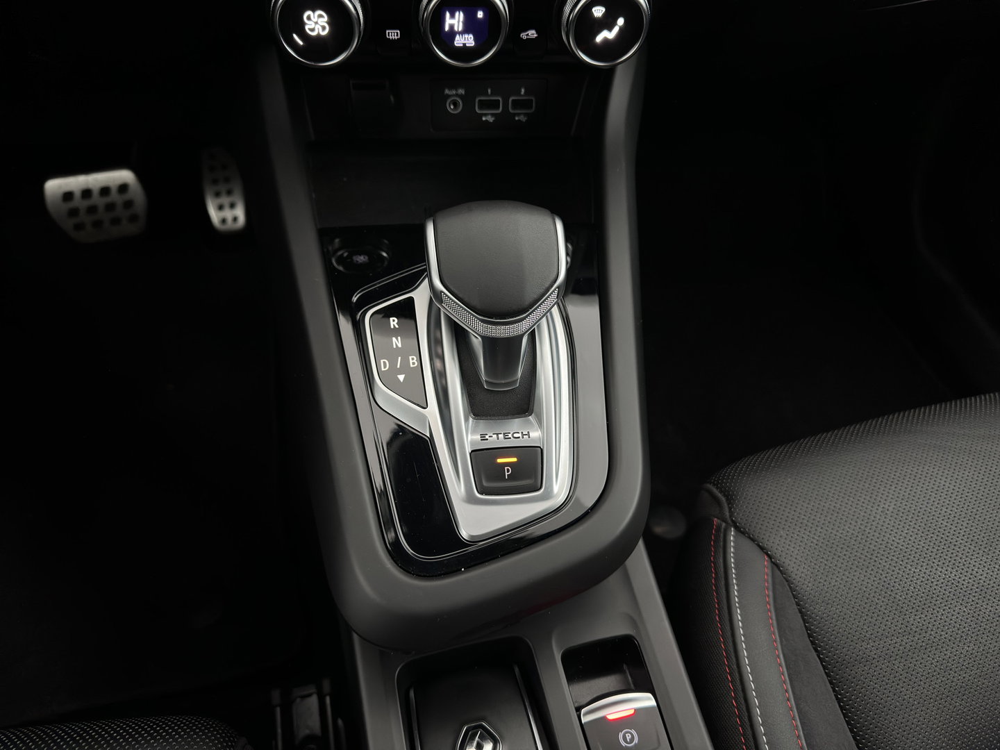 Renault Arkana 1.6 E-Tech Hybrid 145 R.S. Line (INCL-BTW) Aut. *LEATHER | FULL-LED | BLINDSPOT | CAMERA | BOSE-AUDIO | HEATED-SPORTSEATS | KEYLESS | AMBIENTLIGHT | DIGI-COCKPIT | PRIVACY-GLASS | NAVI-FULLMAP | ECC | ADAPTIVE-CRUISE | 18"A