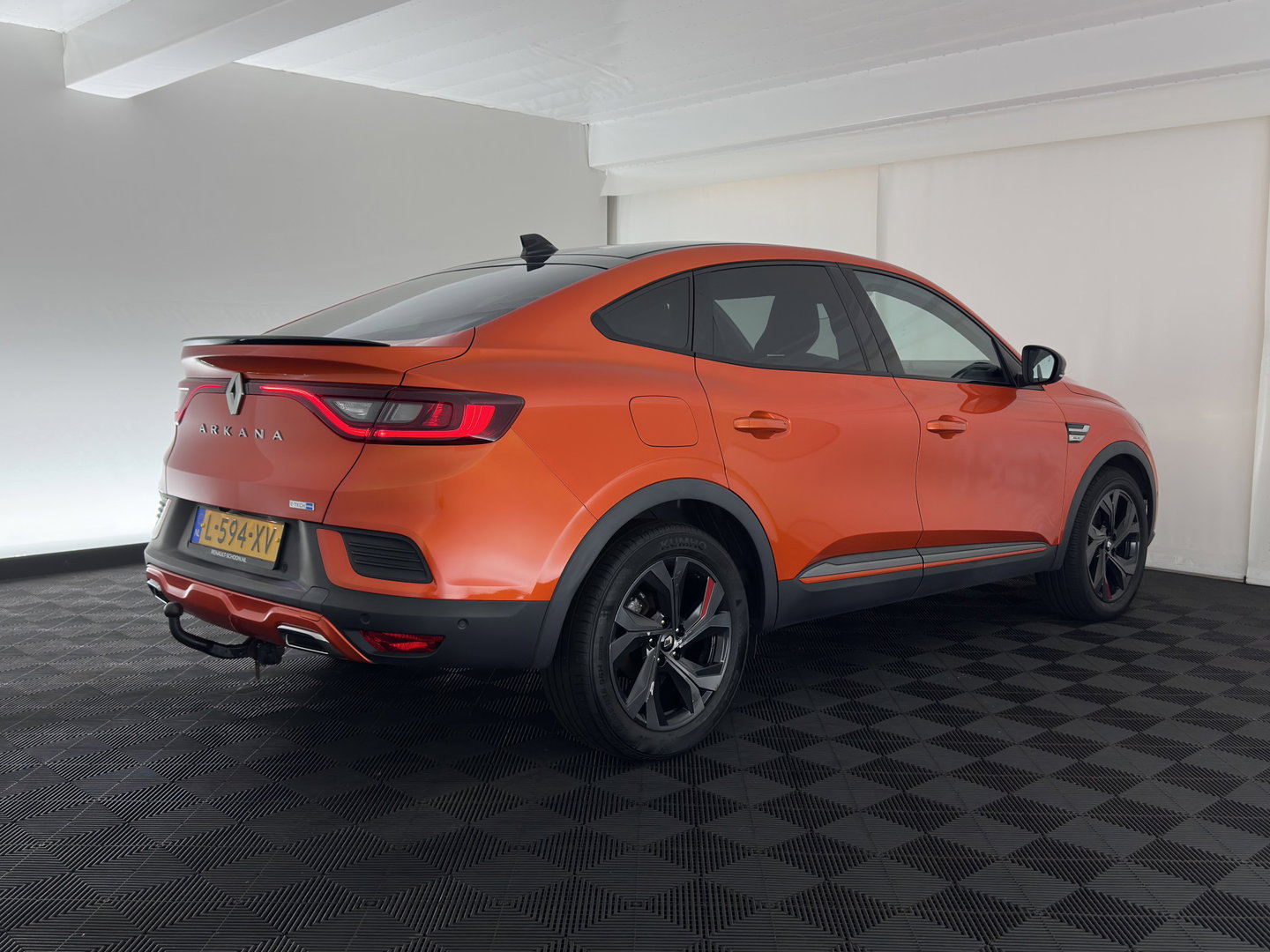 Renault Arkana 1.6 E-Tech Hybrid 145 R.S. Line (INCL-BTW) Aut. *LEATHER | FULL-LED | BLINDSPOT | CAMERA | BOSE-AUDIO | HEATED-SPORTSEATS | KEYLESS | AMBIENTLIGHT | DIGI-COCKPIT | PRIVACY-GLASS | NAVI-FULLMAP | ECC | ADAPTIVE-CRUISE | 18"A