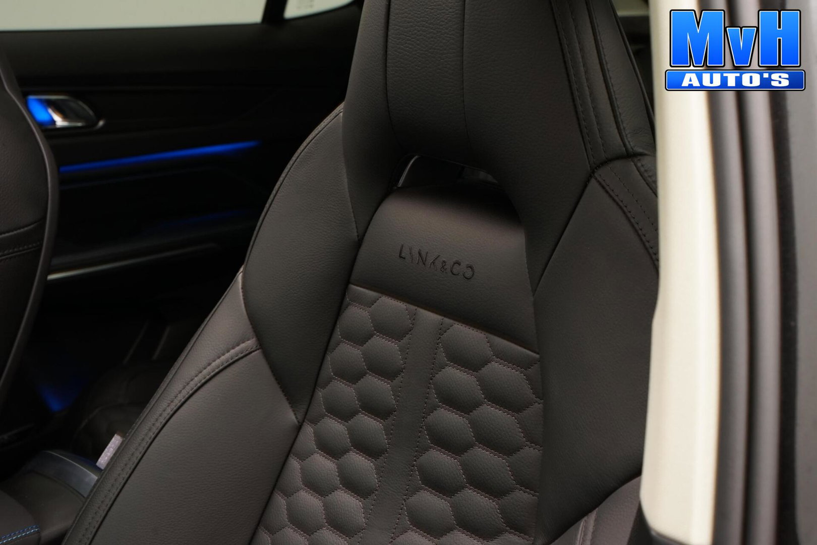 Lynk & Co 01 1.5 PHEV|FULL BLACK XL|LEER|NAP|PANO