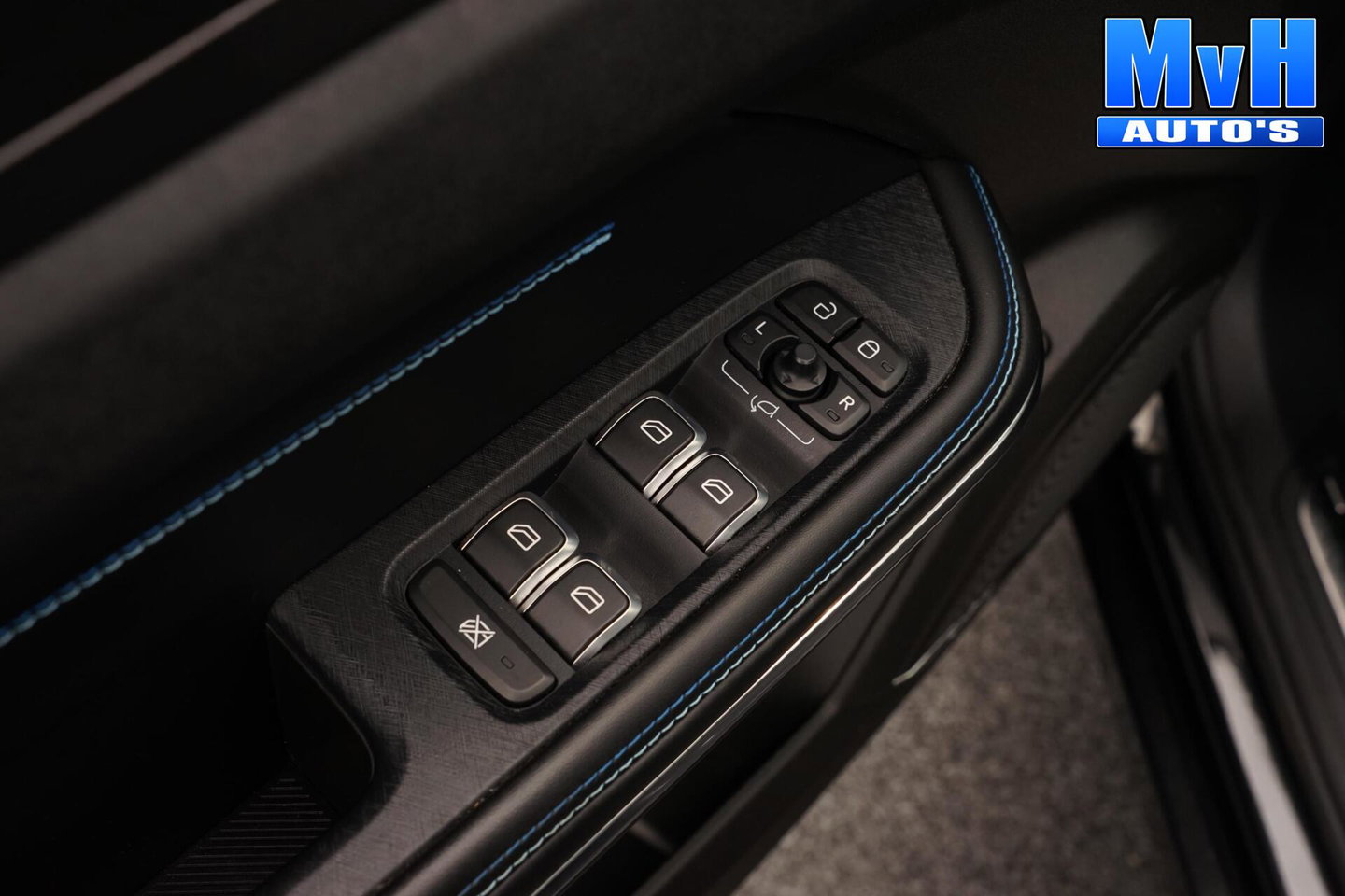 Lynk & Co 01 1.5 PHEV|FULL BLACK XL|LEER|NAP|PANO