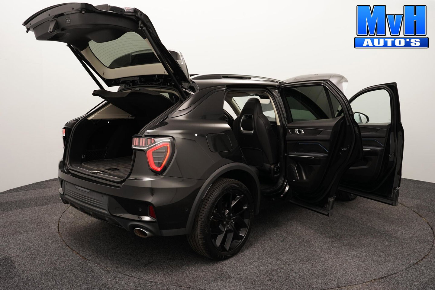 Lynk & Co 01 1.5 PHEV|FULL BLACK XL|LEER|NAP|PANO