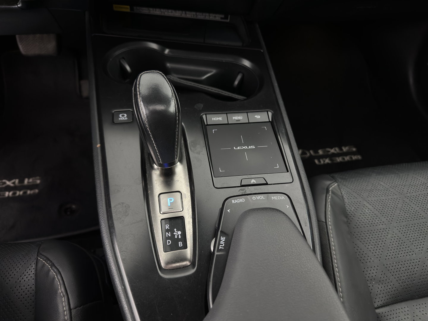 Lexus UX 300e Luxury 54 kWh (INCL.BTW)  Aut. *PANO | LEATHER | FULL-LED | ADAPTIVE-CRUISE | CAMERA | KEYLESS | NAVI-FULLMAP | DAB+ | PRIVACY-GLASS | ECC | PDC | 17''ALU*