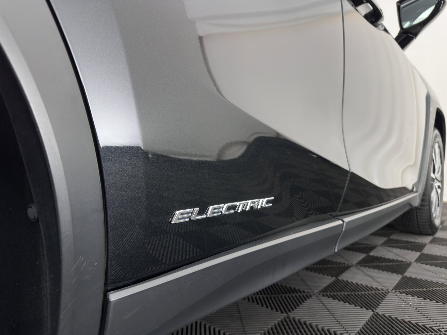 Lexus UX 300e Luxury 54 kWh (INCL.BTW)  Aut. *PANO | LEATHER | FULL-LED | ADAPTIVE-CRUISE | CAMERA | KEYLESS | NAVI-FULLMAP | DAB+ | PRIVACY-GLASS | ECC | PDC | 17''ALU*