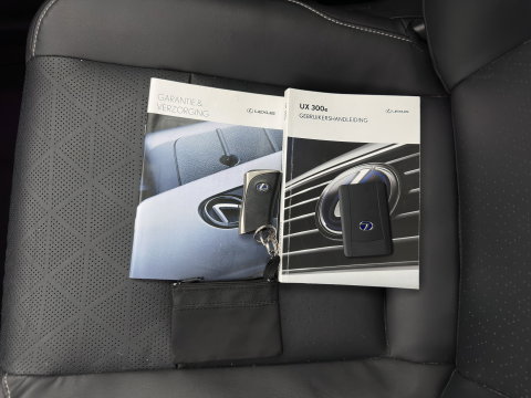 Lexus UX 300e Luxury 54 kWh (INCL.BTW)  Aut. *PANO | LEATHER | FULL-LED | ADAPTIVE-CRUISE | CAMERA | KEYLESS | NAVI-FULLMAP | DAB+ | PRIVACY-GLASS | ECC | PDC | 17''ALU*