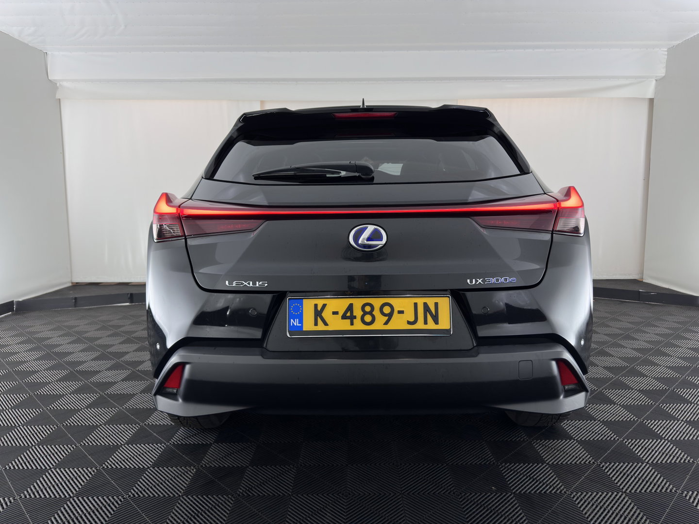 Lexus UX 300e Luxury 54 kWh (INCL.BTW)  Aut. *PANO | LEATHER | FULL-LED | ADAPTIVE-CRUISE | CAMERA | KEYLESS | NAVI-FULLMAP | DAB+ | PRIVACY-GLASS | ECC | PDC | 17''ALU*
