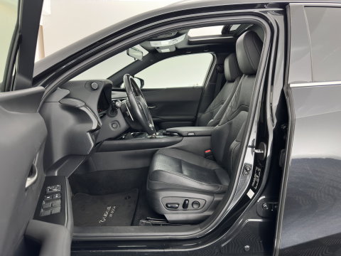 Lexus UX 300e Luxury 54 kWh (INCL.BTW)  Aut. *PANO | LEATHER | FULL-LED | ADAPTIVE-CRUISE | CAMERA | KEYLESS | NAVI-FULLMAP | DAB+ | PRIVACY-GLASS | ECC | PDC | 17''ALU*
