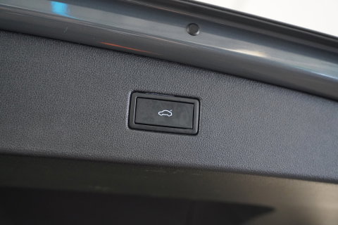 Volkswagen Tiguan 1.4 TSI eHybrid R-Line Business ACC Pano Elec. achterklep Privacy Glass 24 Maanden garantie* (Vraag naar de voorwaarden)