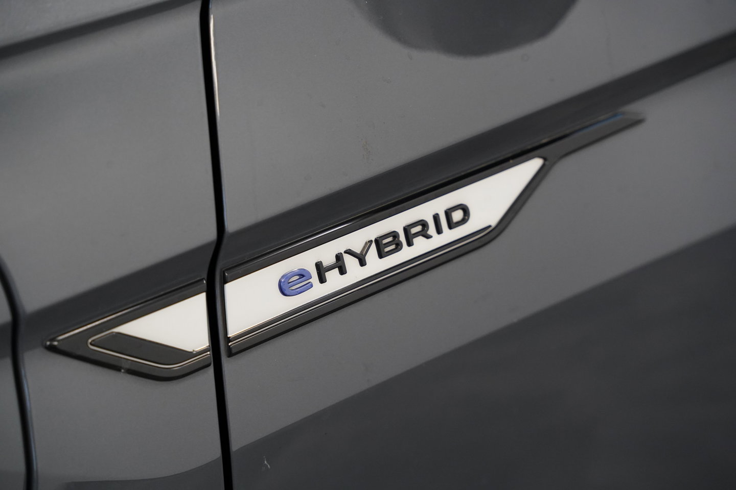Volkswagen Tiguan 1.4 TSI eHybrid R-Line Business ACC Pano Elec. achterklep Privacy Glass 24 Maanden garantie* (Vraag naar de voorwaarden)