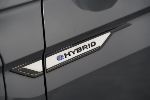 Volkswagen Tiguan 1.4 TSI eHybrid R-Line Business ACC Pano Elec. achterklep Privacy Glass 24 Maanden garantie* (Vraag naar de voorwaarden)