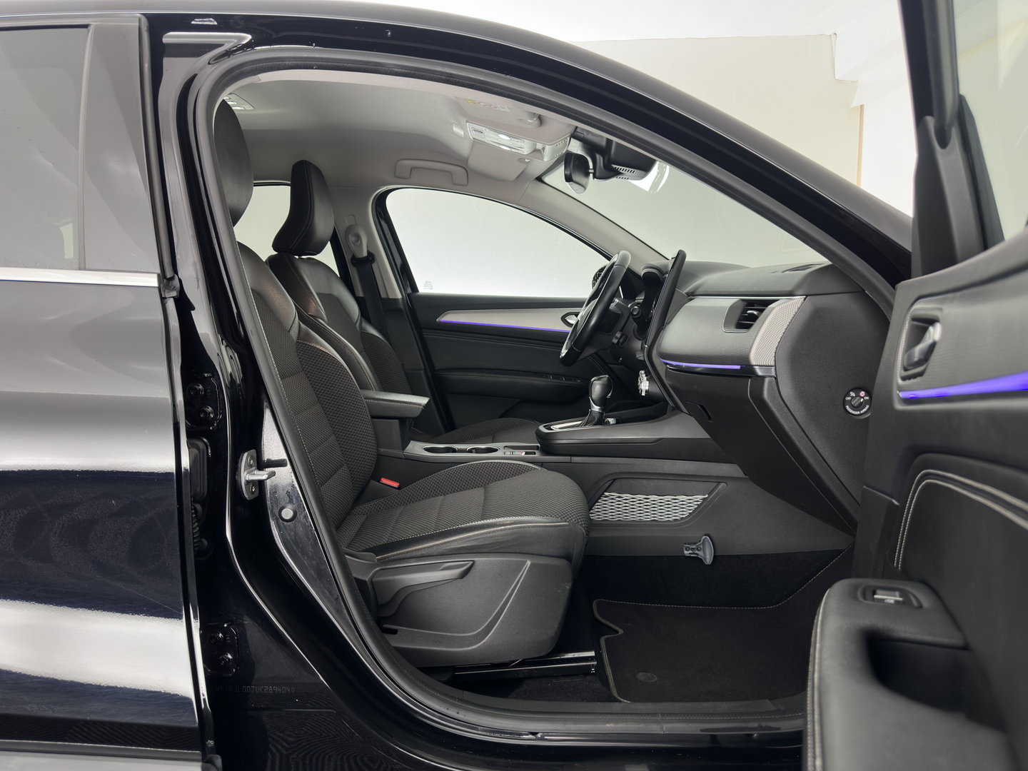Renault Arkana 1.6 E-Tech Hybrid 145 Intens (INCL-BTW) *AUT | LEATHER-MICROFIBRE | FULL-LED | DIGI-COCKPIT | LANE-ASSIST | BLIND-SPOT | NAVI-FULLMAP | AMBIENT-LIGHT | CAMERA | KEYLESS | DAB+ | COMFORT-SEATS | PRVACY-GLASS | 18''ALU*