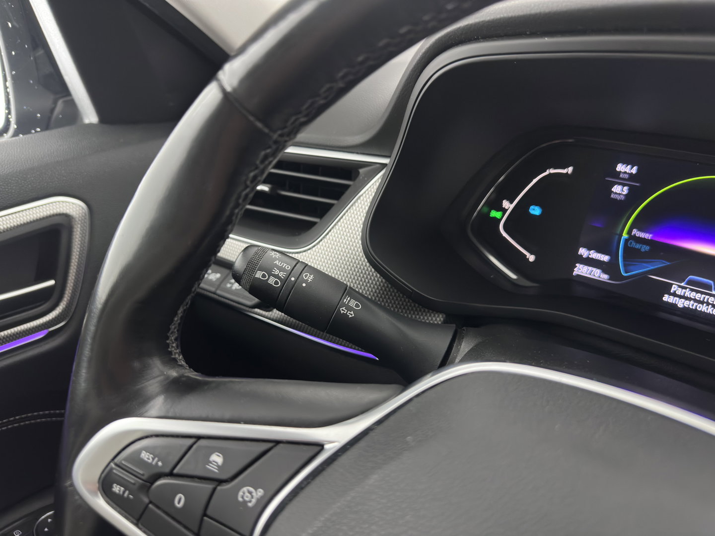 Renault Arkana 1.6 E-Tech Hybrid 145 Intens (INCL-BTW) *AUT | LEATHER-MICROFIBRE | FULL-LED | DIGI-COCKPIT | LANE-ASSIST | BLIND-SPOT | NAVI-FULLMAP | AMBIENT-LIGHT | CAMERA | KEYLESS | DAB+ | COMFORT-SEATS | PRVACY-GLASS | 18''ALU*