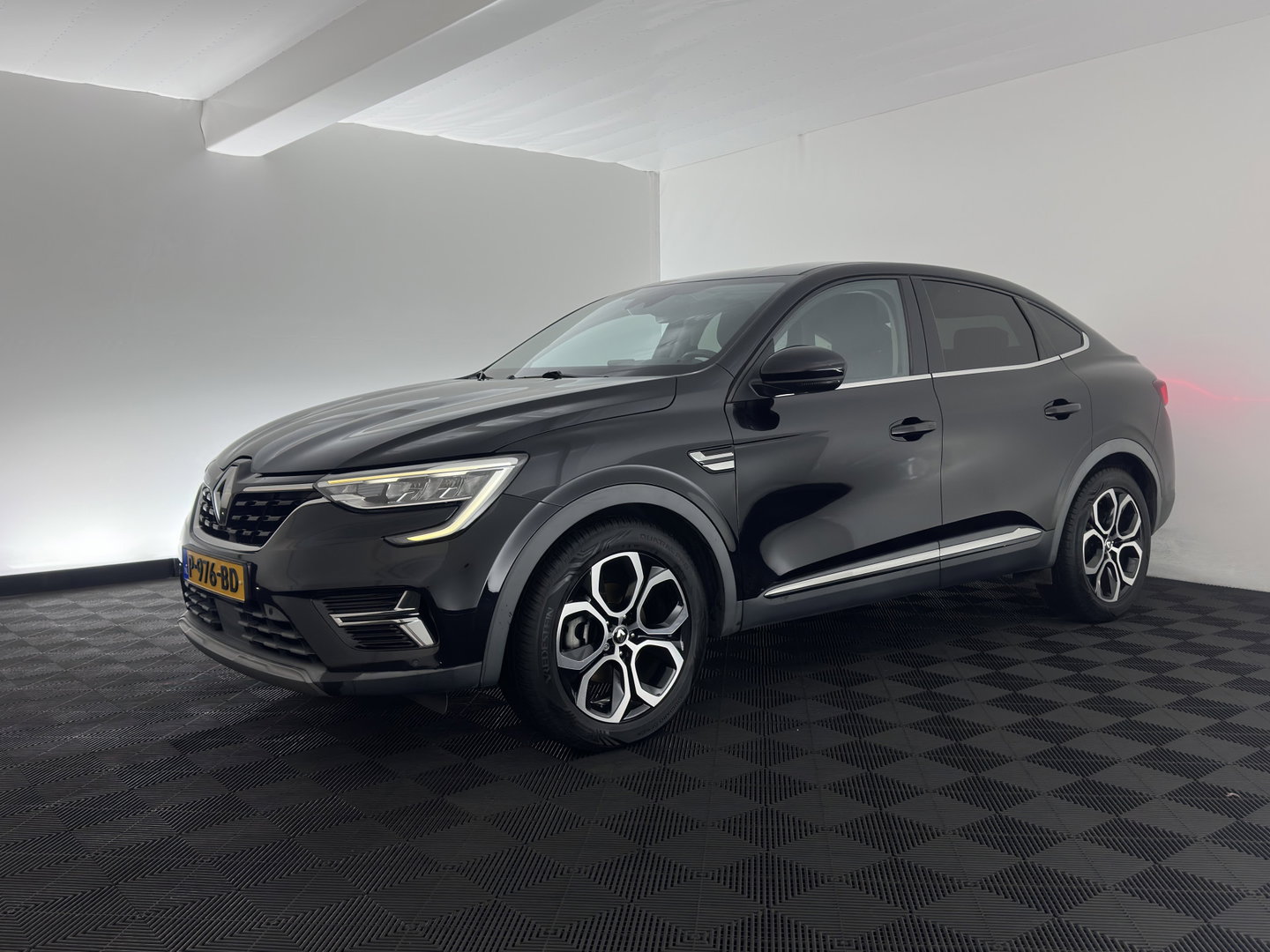 Renault Arkana 1.6 E-Tech Hybrid 145 Intens (INCL-BTW) *AUT | LEATHER-MICROFIBRE | FULL-LED | DIGI-COCKPIT | LANE-ASSIST | BLIND-SPOT | NAVI-FULLMAP | AMBIENT-LIGHT | CAMERA | KEYLESS | DAB+ | COMFORT-SEATS | PRVACY-GLASS | 18''ALU*