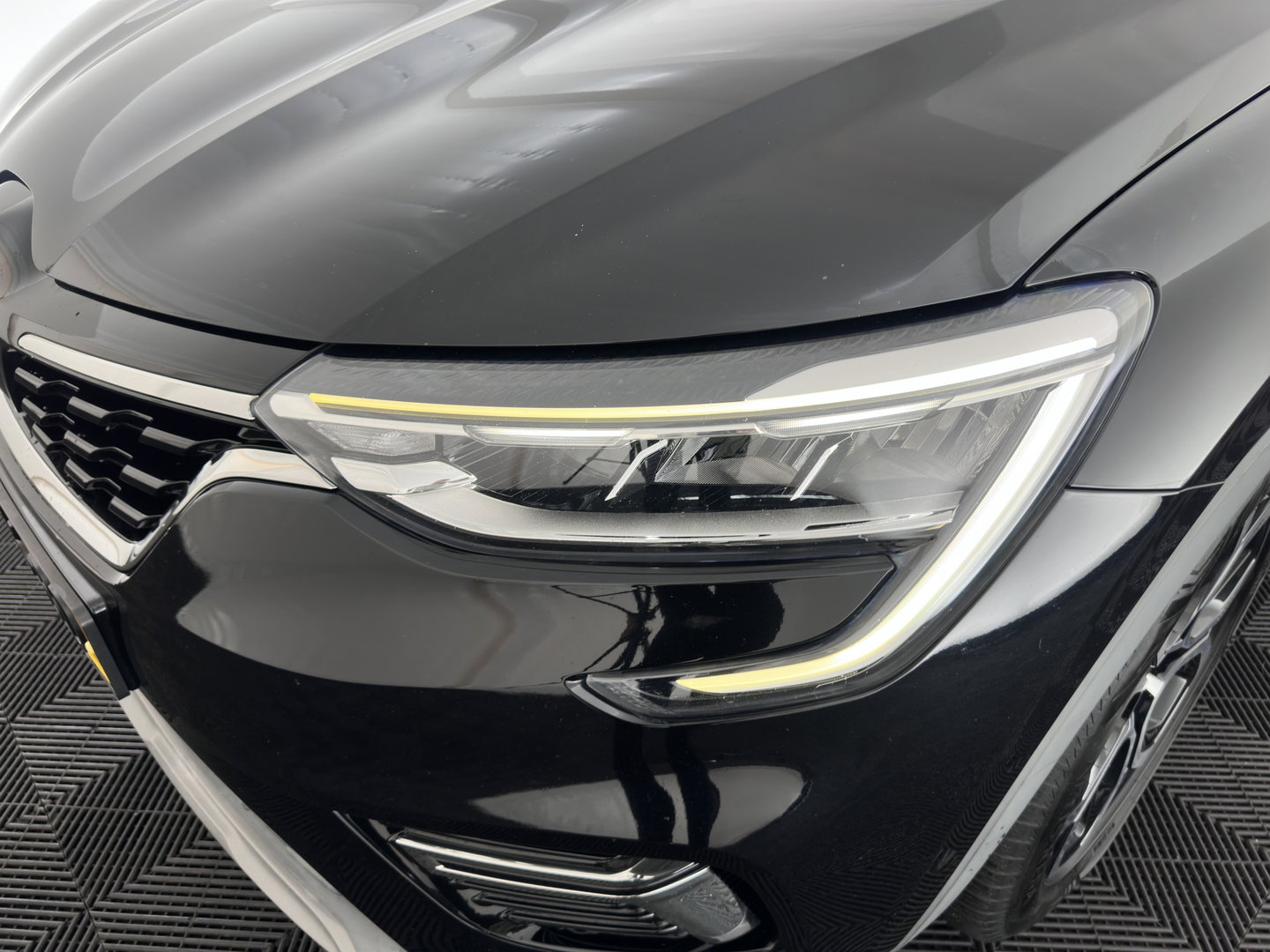 Renault Arkana 1.6 E-Tech Hybrid 145 Intens (INCL-BTW) *AUT | LEATHER-MICROFIBRE | FULL-LED | DIGI-COCKPIT | LANE-ASSIST | BLIND-SPOT | NAVI-FULLMAP | AMBIENT-LIGHT | CAMERA | KEYLESS | DAB+ | COMFORT-SEATS | PRVACY-GLASS | 18''ALU*
