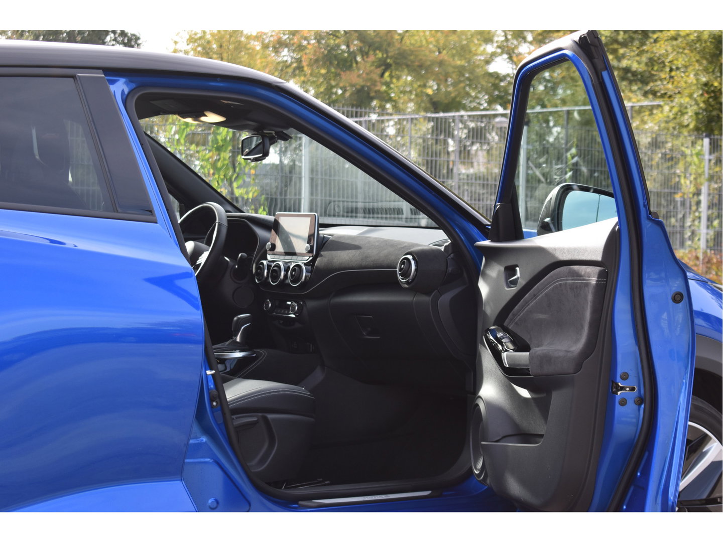 Nissan Juke 1.6 Hybrid N-Design 143 pk Technology Pack Two-Tone | NL-Auto | 1ste eigenaar | BOSE | Keyless | Trekhaak | 360 gr.camera | Full LED