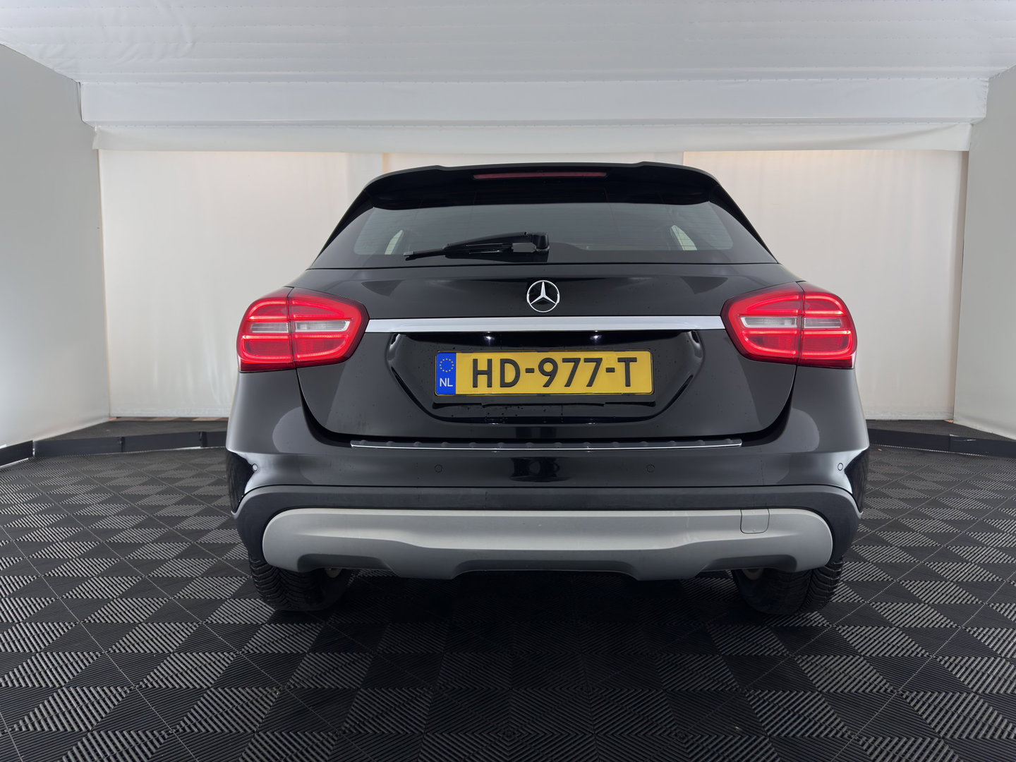 Mercedes-Benz GLA 180 d Lease Edition (INCL.BTW) *LEATHER-FABRIC | XENON | NAVI-FULLMAP | COMFORT-SEATS | AIRCO | PDC | CRUISE | 17''ALU*