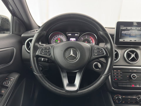 Mercedes-Benz GLA 180 d Lease Edition (INCL.BTW) *LEATHER-FABRIC | XENON | NAVI-FULLMAP | COMFORT-SEATS | AIRCO | PDC | CRUISE | 17''ALU*