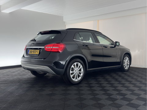 Mercedes-Benz GLA 180 d Lease Edition (INCL.BTW) *LEATHER-FABRIC | XENON | NAVI-FULLMAP | COMFORT-SEATS | AIRCO | PDC | CRUISE | 17''ALU*