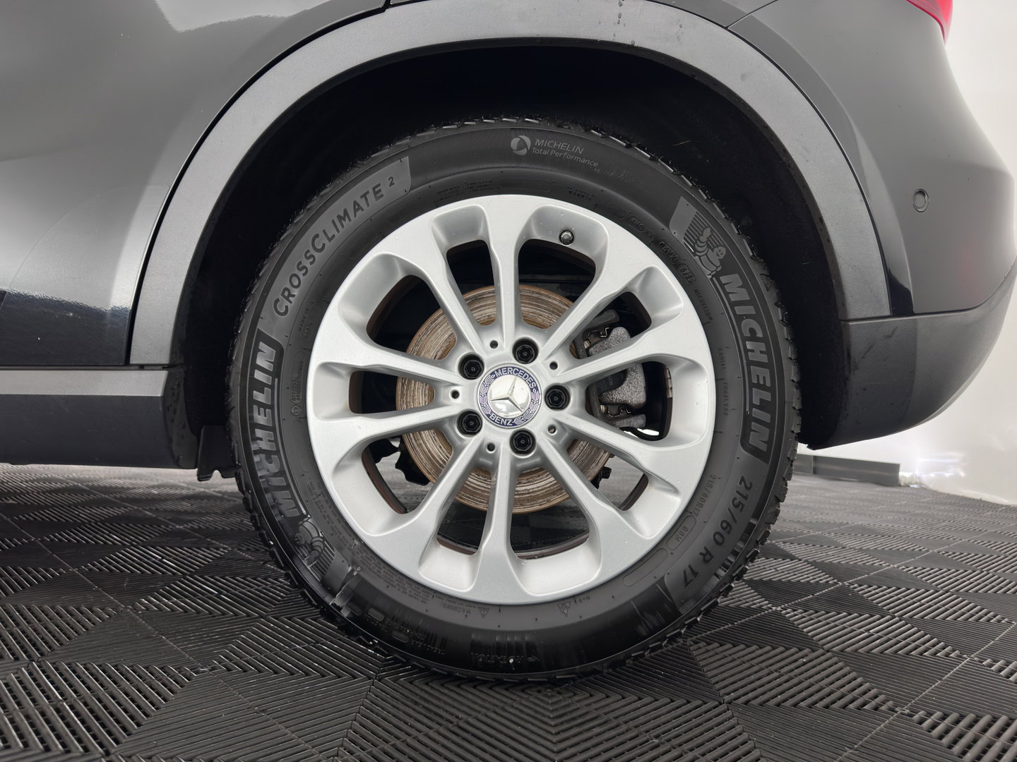 Mercedes-Benz GLA 180 d Lease Edition (INCL.BTW) *LEATHER-FABRIC | XENON | NAVI-FULLMAP | COMFORT-SEATS | AIRCO | PDC | CRUISE | 17''ALU*