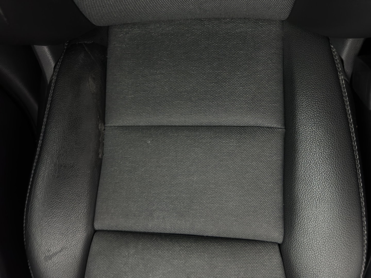 Mercedes-Benz GLA 180 d Lease Edition (INCL.BTW) *LEATHER-FABRIC | XENON | NAVI-FULLMAP | COMFORT-SEATS | AIRCO | PDC | CRUISE | 17''ALU*