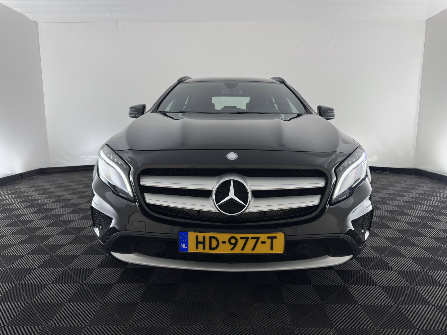 Mercedes-Benz GLA 180 d Lease Edition (INCL.BTW) *LEATHER-FABRIC | XENON | NAVI-FULLMAP | COMFORT-SEATS | AIRCO | PDC | CRUISE | 17''ALU*