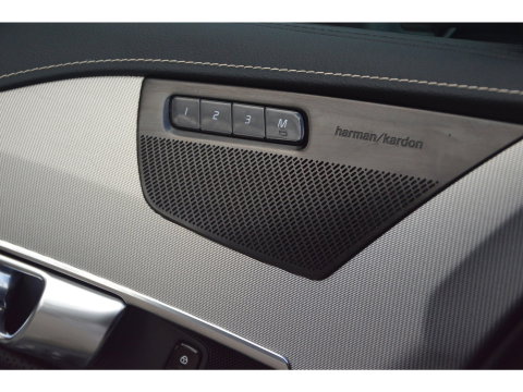 Volvo XC90 T8 Recharge AWD Plus Dark | Luchtvering | Panoramadak | Harman/Kardon | Trekhaak | Stoel + Stuur Verwarmd | Camera |