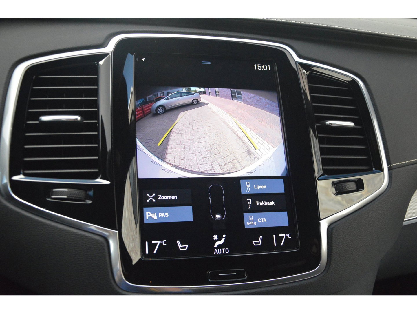 Volvo XC90 T8 Recharge AWD Plus Dark | Luchtvering | Panoramadak | Harman/Kardon | Trekhaak | Stoel + Stuur Verwarmd | Camera |