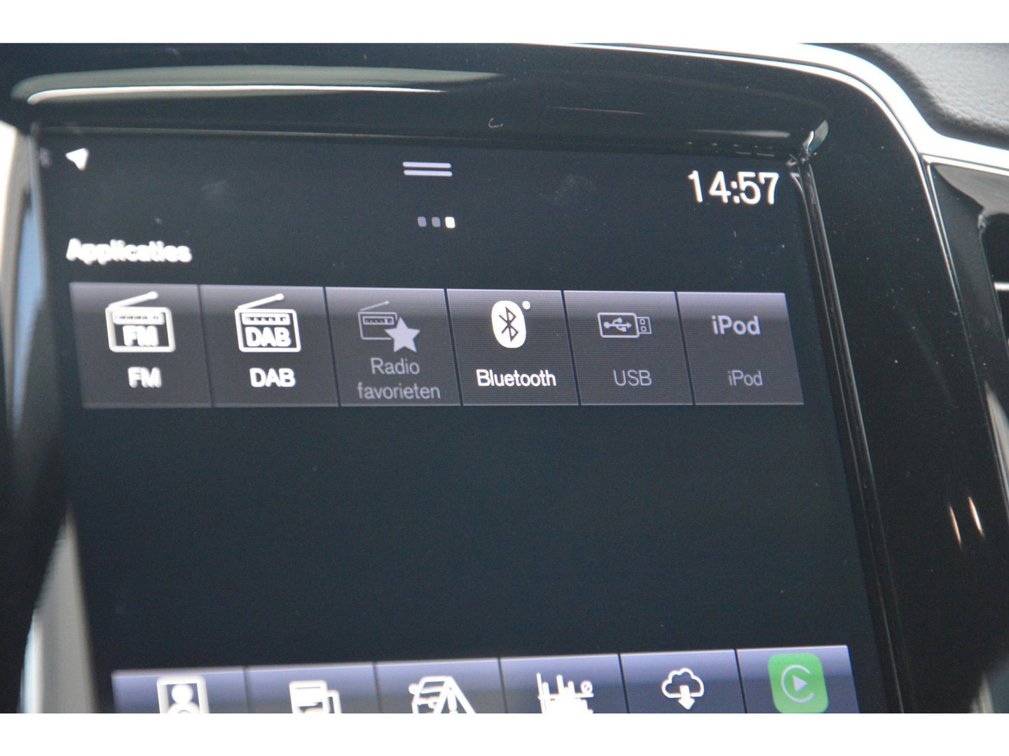 Volvo XC90 T8 Recharge AWD Plus Dark | Luchtvering | Panoramadak | Harman/Kardon | Trekhaak | Stoel + Stuur Verwarmd | Camera |
