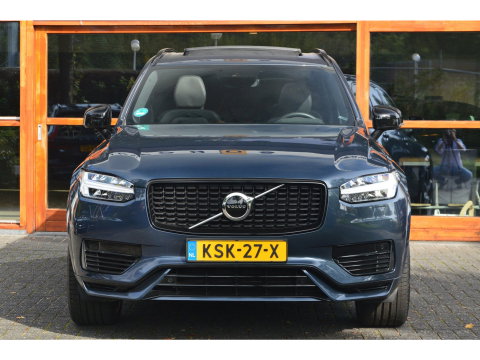 Volvo XC90 T8 Recharge AWD Plus Dark | Luchtvering | Panoramadak | Harman/Kardon | Trekhaak | Stoel + Stuur Verwarmd | Camera |