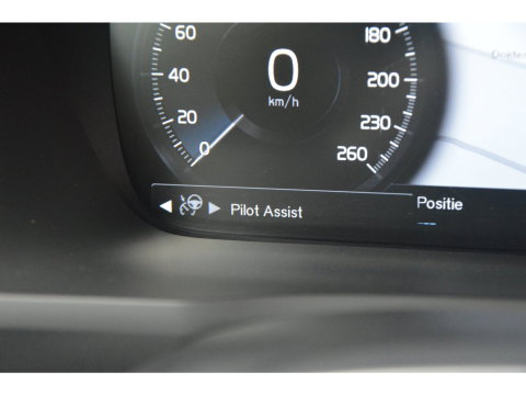Volvo XC90 T8 Recharge AWD Plus Dark | Luchtvering | Panoramadak | Harman/Kardon | Trekhaak | Stoel + Stuur Verwarmd | Camera |