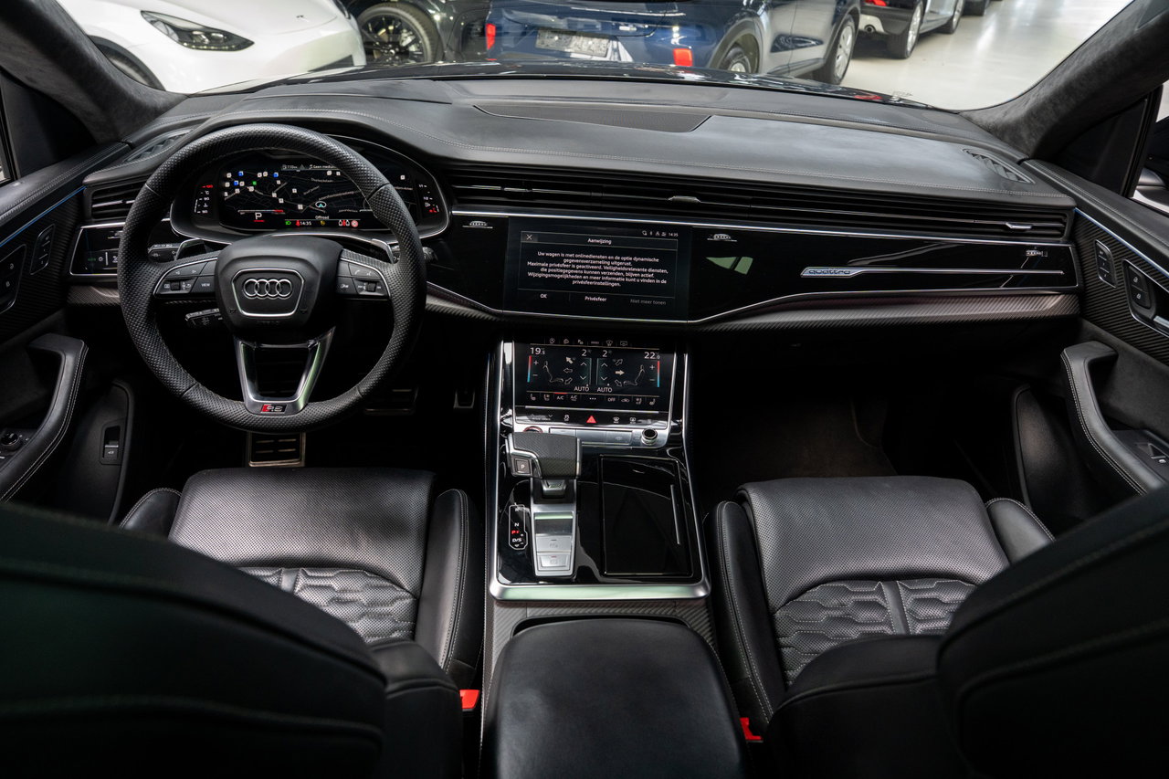 Audi RSQ8