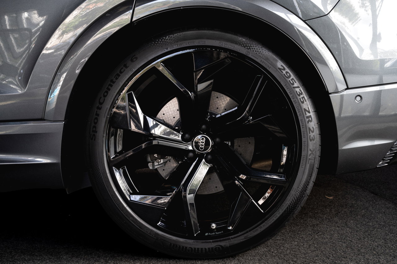 Audi RSQ8