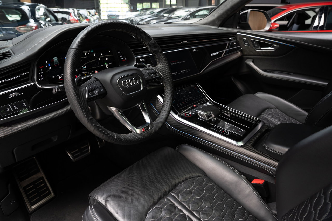 Audi RSQ8