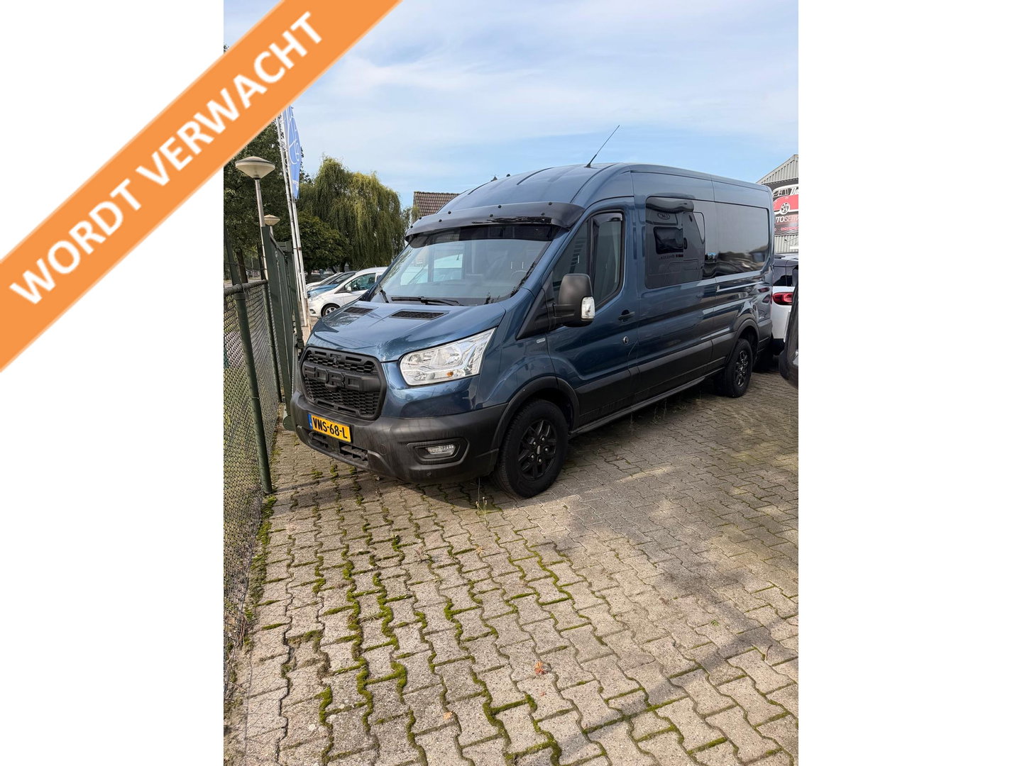 Ford Transit 350 2.0 TDCI 170pk L3H2 DC 5 persoons Trend / vaste prijs rijklaar € 25.950 ex btw / euro 6 / bpm vrij / lease vanaf € 424 / raptor grille / blauw metallic / trekhaak 2500 kg