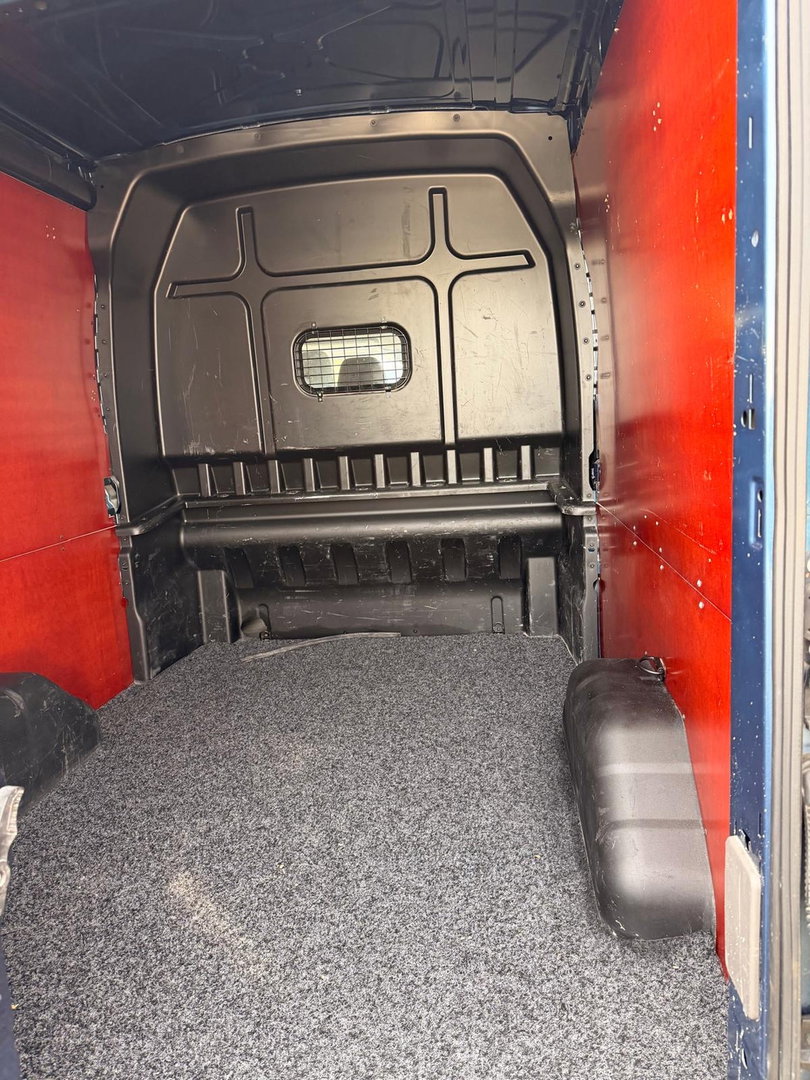 Ford Transit 350 2.0 TDCI 170pk L3H2 DC 5 persoons Trend / vaste prijs rijklaar € 25.950 ex btw / euro 6 / bpm vrij / lease vanaf € 424 / raptor grille / blauw metallic / trekhaak 2500 kg
