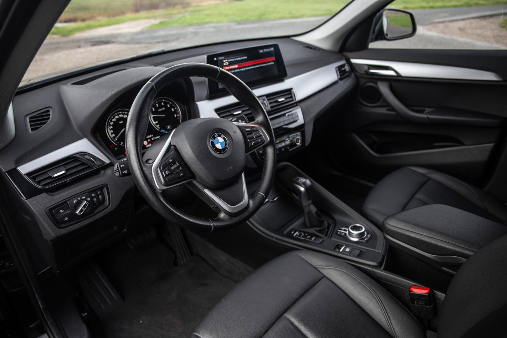BMW X1 xDrive25e Executive CAMERA / CARPLAY / HEAD UP DISPLAY / LEDER / LED / CRUISE CONTROLE / STOELVERWARMING