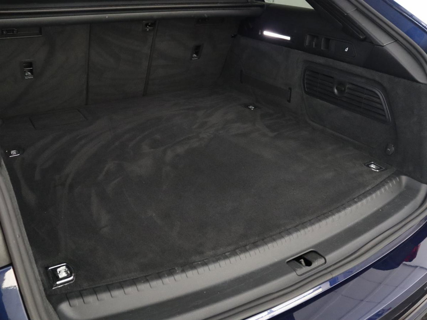 Audi A6 Avant 55 TFSI e quattro Competition | S-Line | SOH 83.4% | Panoramadak | Adaptive cruise | Carplay | Memory | Leder/alcantara | Stoelverwarming | Virtual dashboard | Climate control |