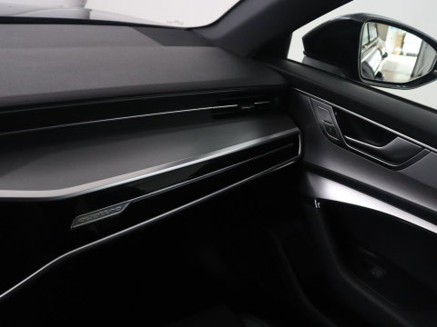 Audi A6 Avant 55 TFSI e quattro Competition | S-Line | SOH 83.4% | Panoramadak | Adaptive cruise | Carplay | Memory | Leder/alcantara | Stoelverwarming | Virtual dashboard | Climate control |