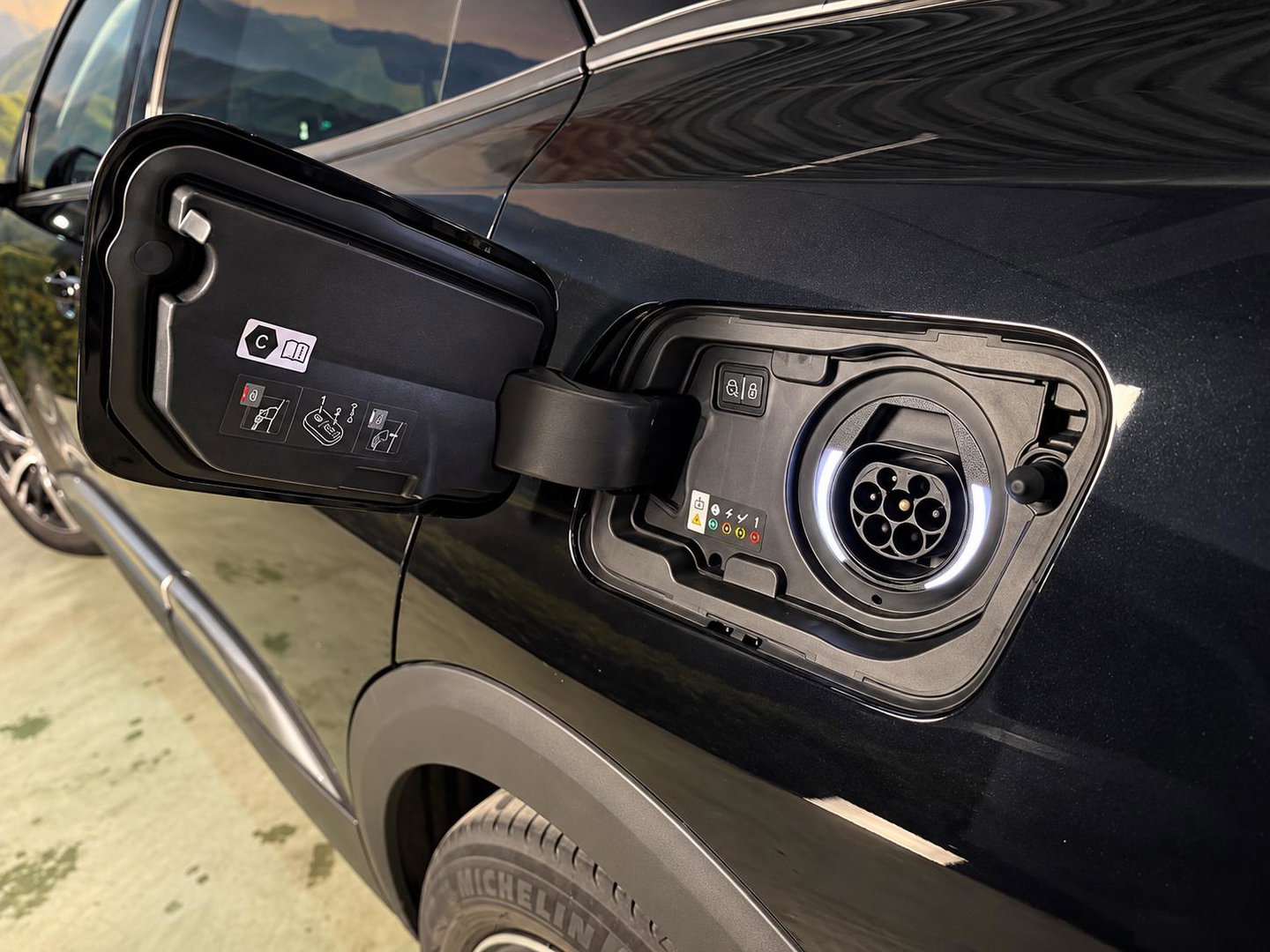 Peugeot 3008 1.6 HYbrid 225 Allure
