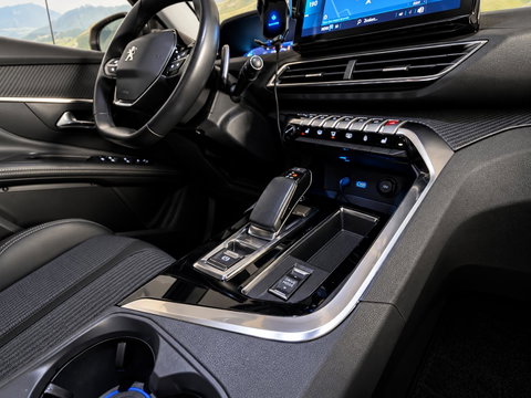 Peugeot 3008 1.6 HYbrid 225 Allure